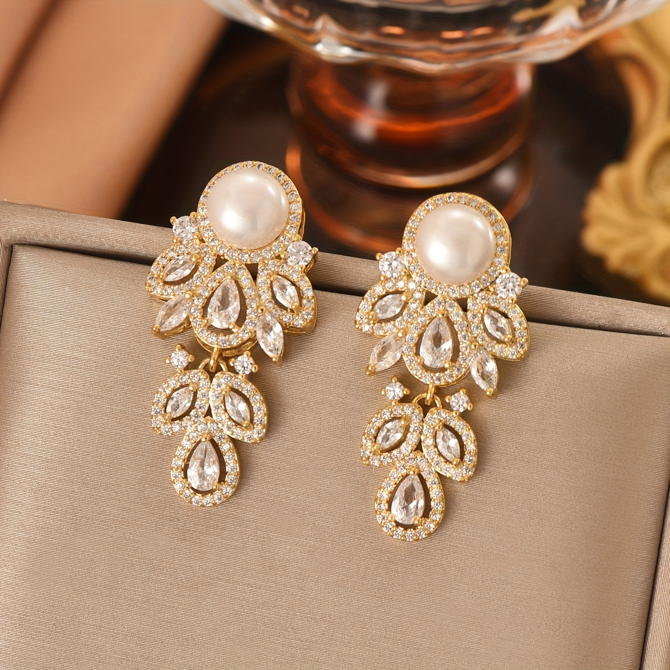 

A Pair Of Gold Plated Jewelry, Circular Water Droplet Tassels, Creative Design, Elegant, Fashionable, Simple And Versatile Earrings, Perfect For Girls And Women To Wear At Daily Gift Giving Parties