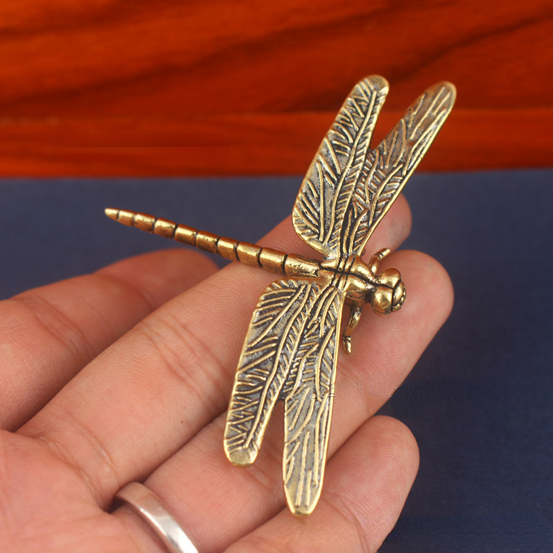 

Vintage Brass Dragonfly Figurine - Antique-style Desk Decor, Creative Tea Pet Collectible