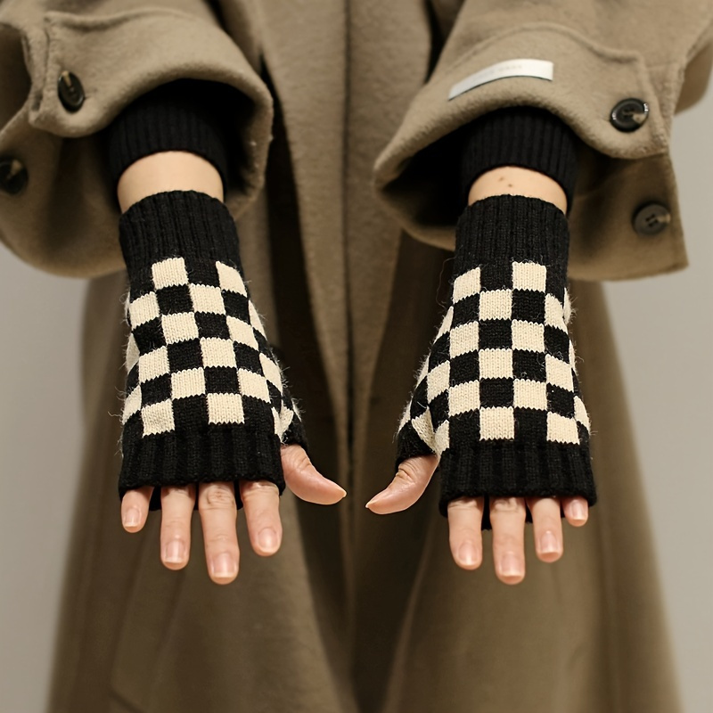 

Festive Black And White Checkered Knit Fingerless Gloves - Autumn/winter Cold Resistant, Short Elastic, Decorative, Suitable For Outdoor Use