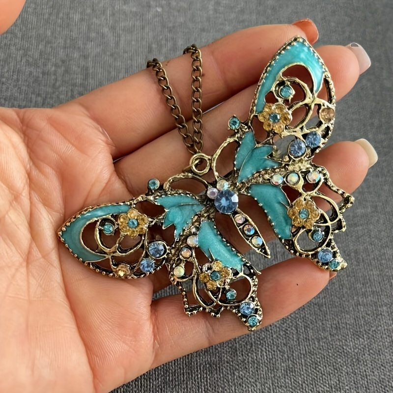 

1pc Vintage Colorful Big Butterfly Pendant Necklace For Women