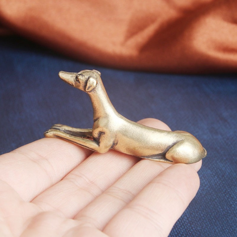 

Brass Greyhound Figurine Collectible - Miniature Dog Statue Desk Ornament, No Electricity Required, Featherless, Universal Holiday Gift, Durable Metal Home Decor - 1pc