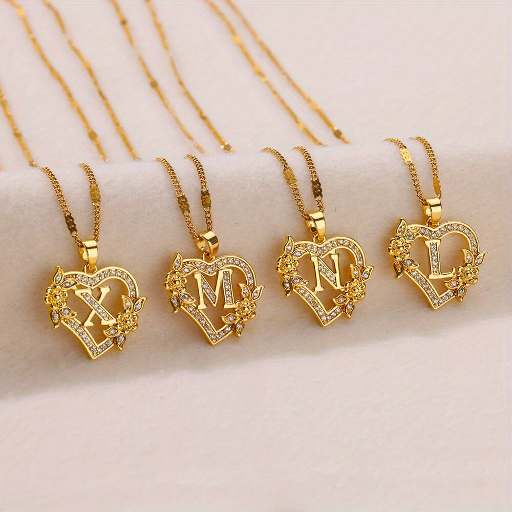 

Golden Love Flower Letter, New Simple And Fashionable Hollow Heart Flower 26 English Letter Pendant With Collar