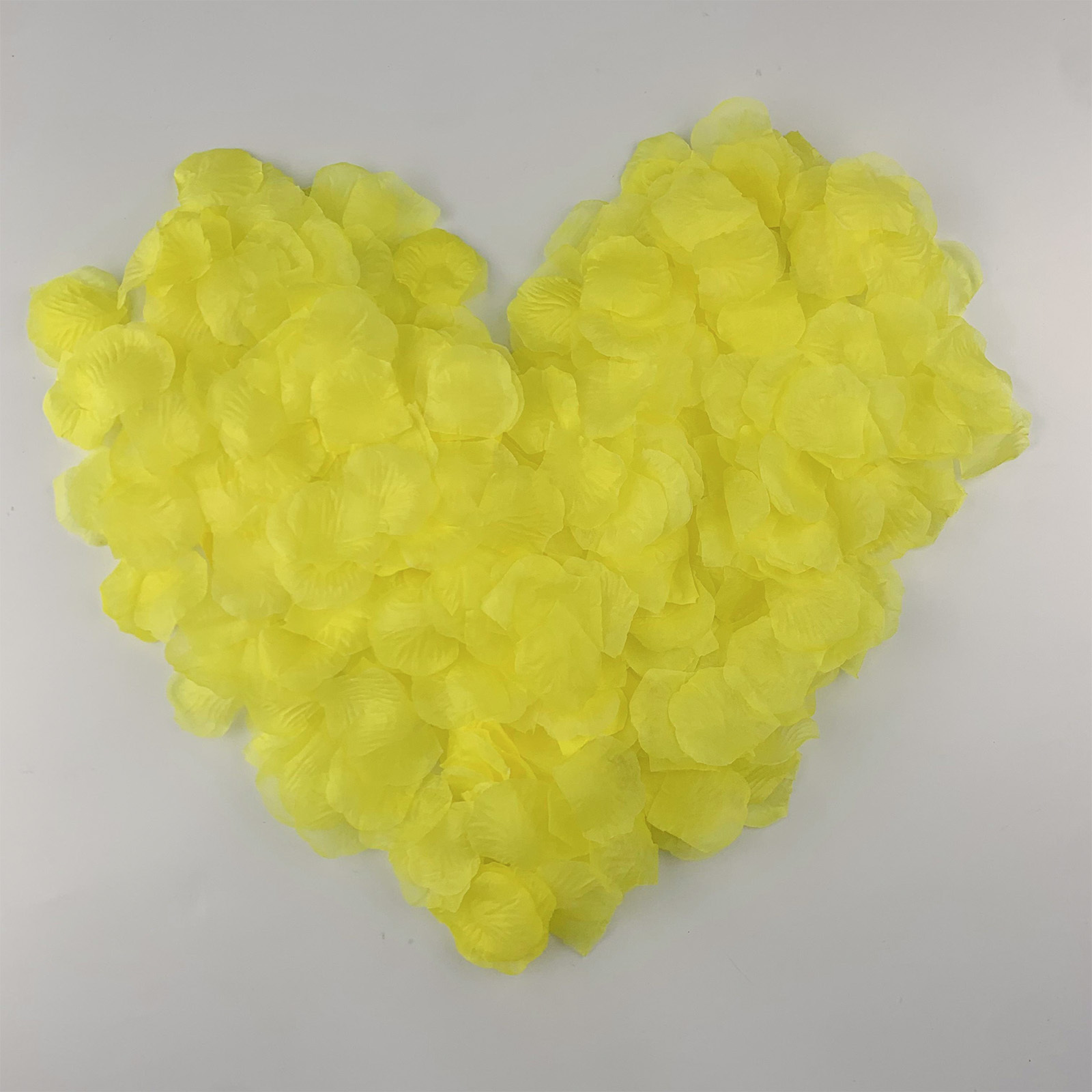 5000/9000/11000/15000/19000 Pieces Of Yellow Simulation Rose Petals ...