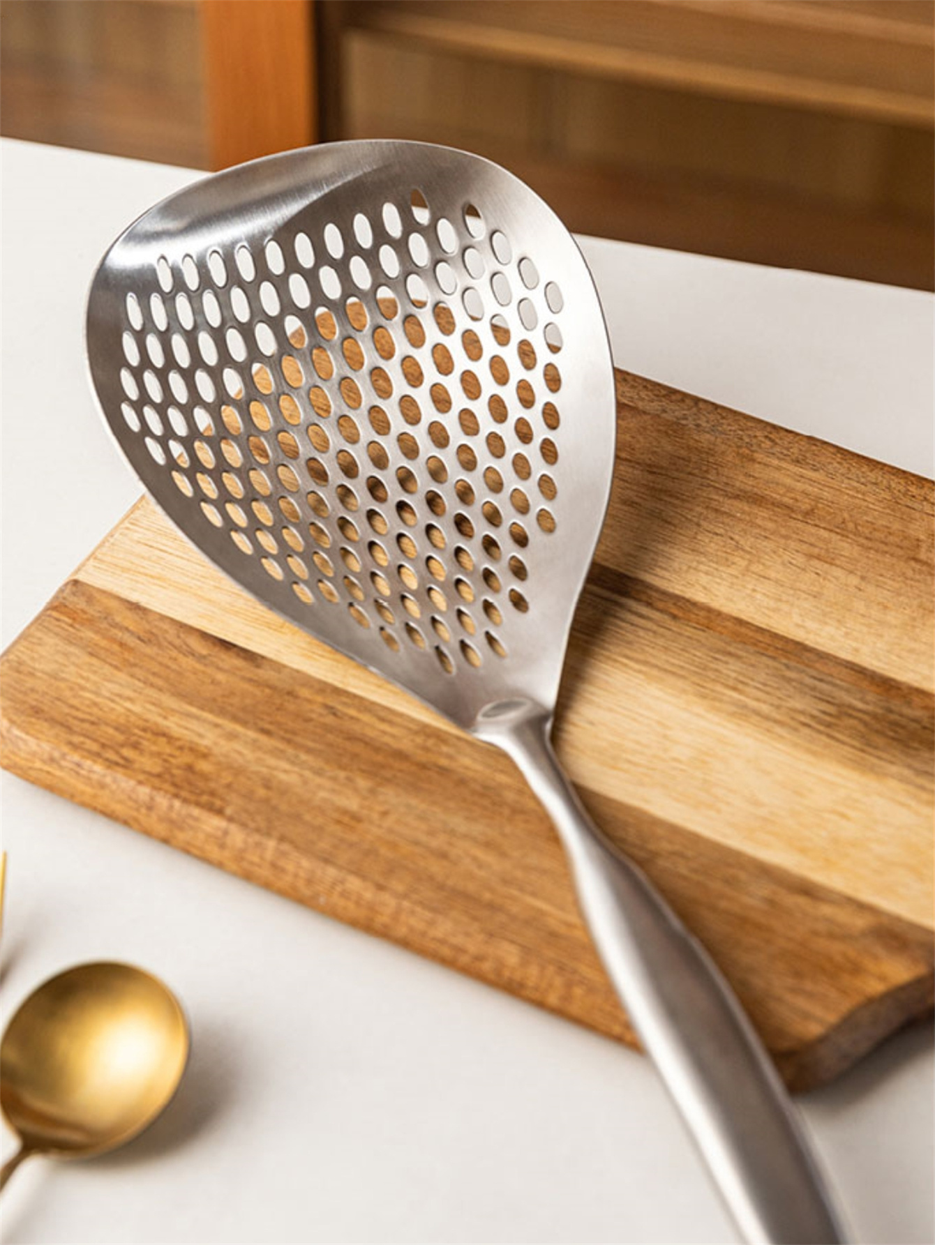 1pc stainless steel skimmer spoon sus304 large perforated strainer for frying cooking kitchen skimmer for noodles fried food seamless   design dishwasher safe details 7