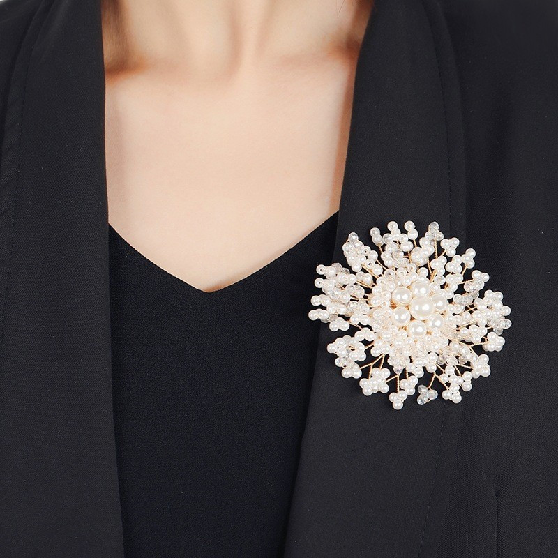 elegant resin snowflake brooch for women luxury floral brooch for brides wedding party gift   jewelry details 4