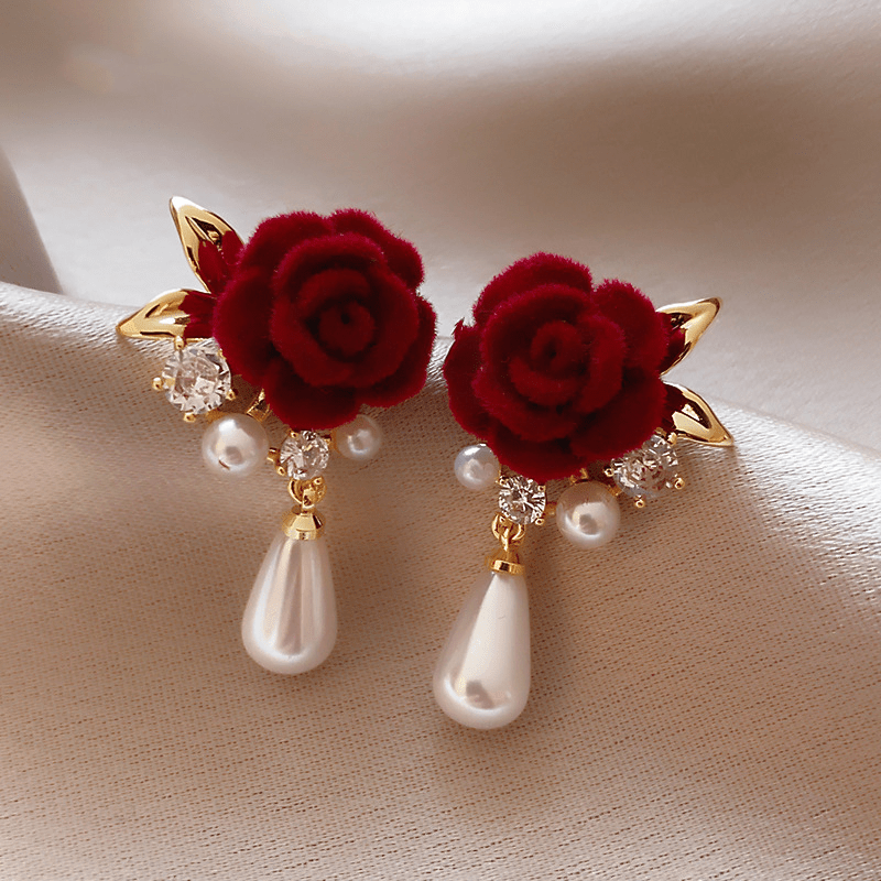 

Red Rose Imitation Pearl Earrings, Retro Earrings, High-end Earrings, Exquisite And Elegant Appearance Suitable For Banquets And Daily Wear, The Perfect Accessory For Women