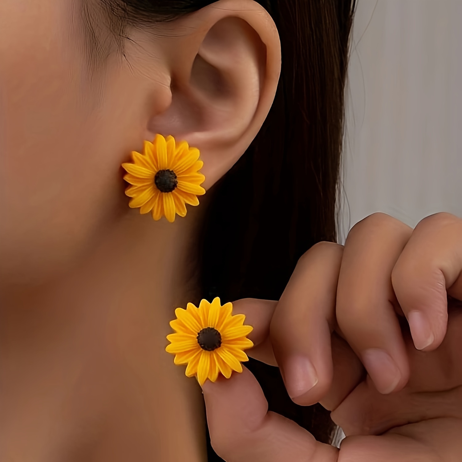 

Sunflower Shaped Stud Earrings Alloy Jewelry Simple Female Ear Ornaments For Summer