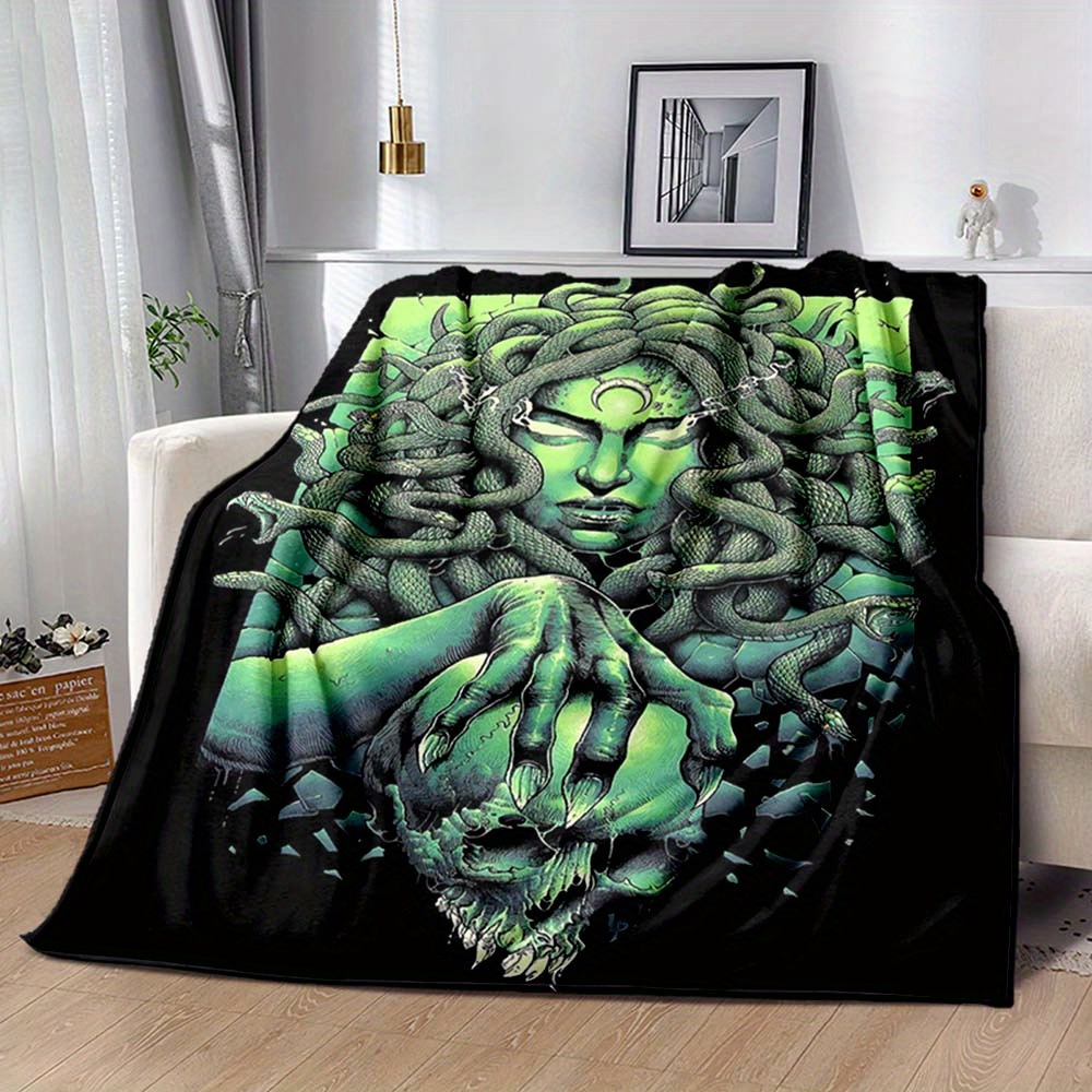 

Extra-large Polyester Fleece Blanket With Medusa-inspired Snakehead Design - Versatile For Indoor And Outdoor Use, Cozy Air Conditioning Throw, Warm Shawl, Office, And Travel Companion Blanket