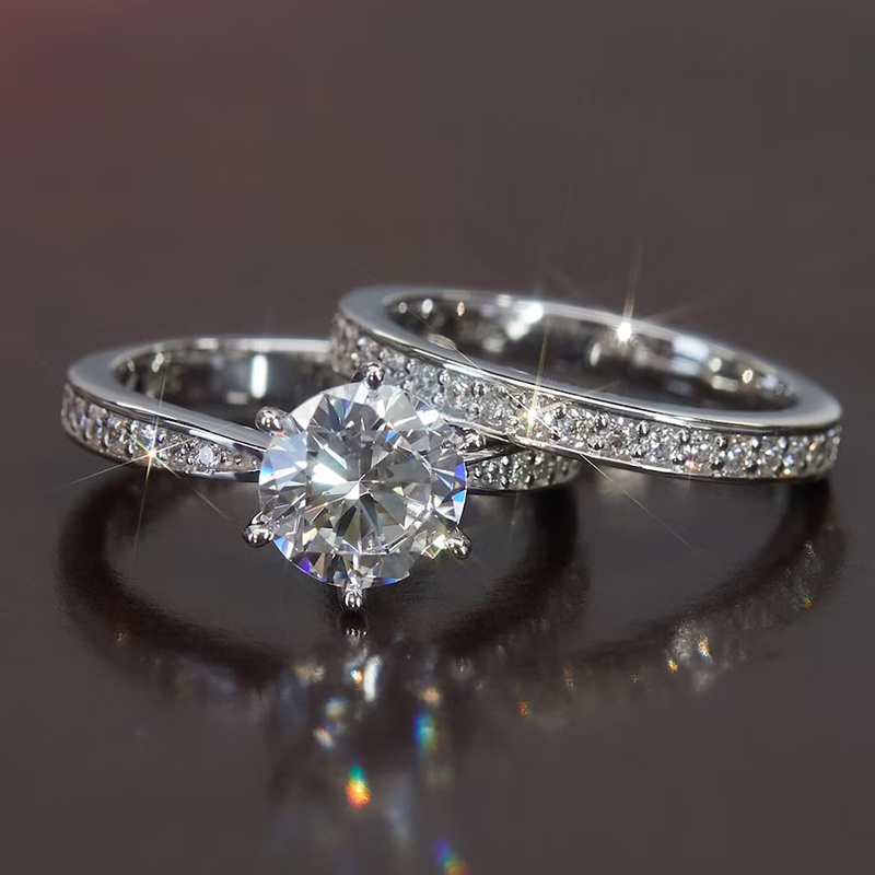 E-shop 2 Stück Damen Ring Set Klassisch 6 Pfoten Eingefasster Runder Synthetischer Zirkonia Verlobungsringe für Hochzeit Verlobung Urlaub Freizeit