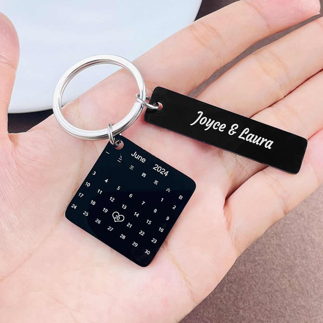 

1pc Personalized Stainless Steel Calendar Keychain, Fashionable Custom Engraved Date With Names - Ideal Couple's Gift For Anniversary, Christmas,