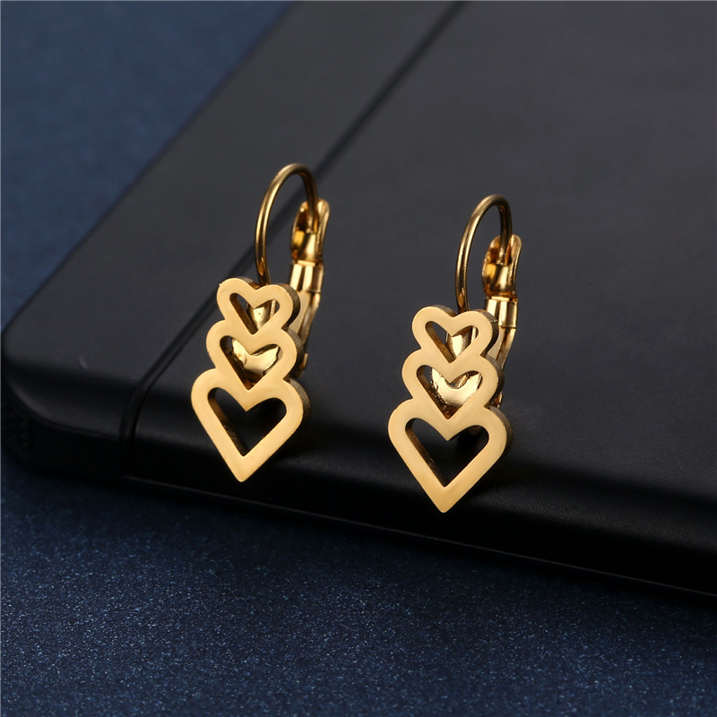 

European And American Steel Love Ear Clip Golden Earrings Women' Style -piece String Heart-shaped Earrings