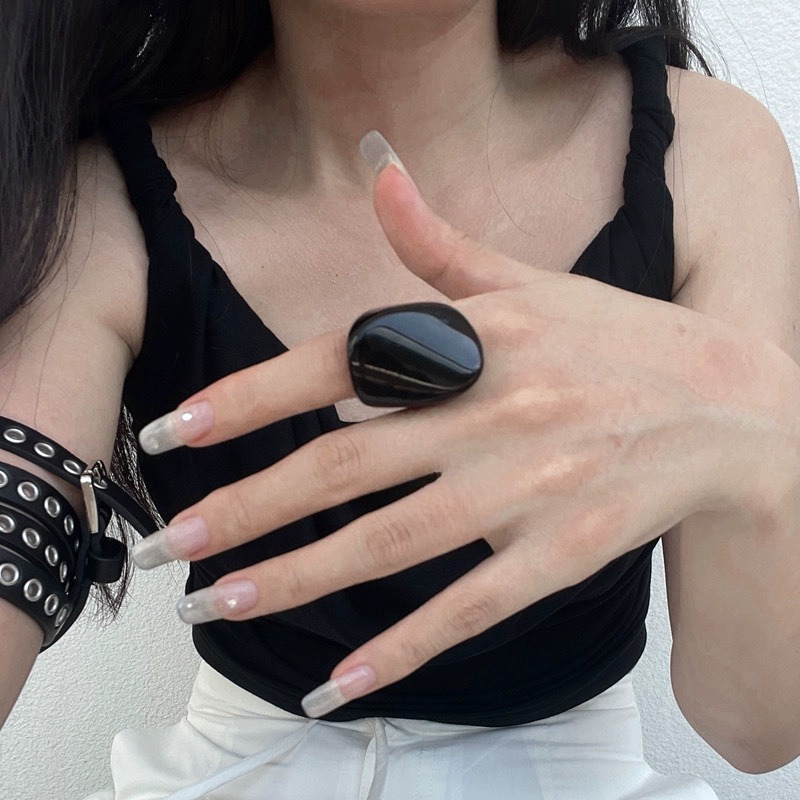 

Bohemian Vintage Style Black Statement Resin Ring For Women – Versatile All-season Accessory, Suitable For Everyday Wear And Parties