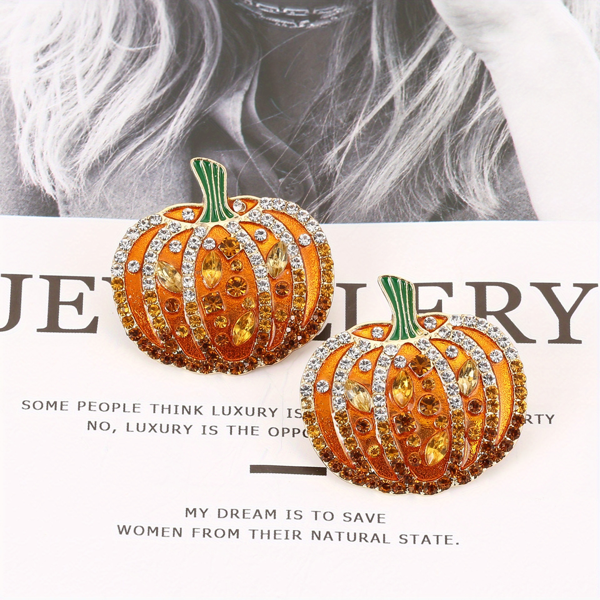 

New Personalized Creative Alloy Exaggerated Rhinestone Pumpkin Pattern Earrings Light Luxury Temperament Fresh