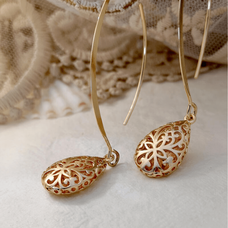 

2pcs Exquisite Carved Hollow Retro Personalised Stainless Steel Golden Color Earrings Pendant Women Daily Party Gift Banquet