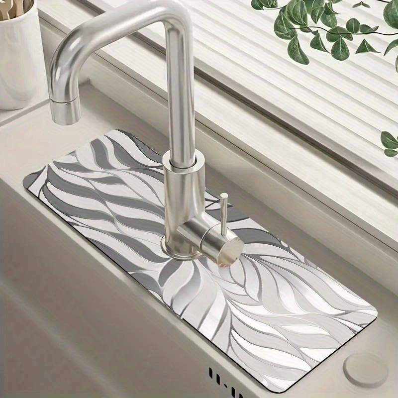 

1pc Stylish & Durable Faucet Splash Guard - Polyester, Perfect For Kitchen & Bathroom Countertops, Moisture-resistant