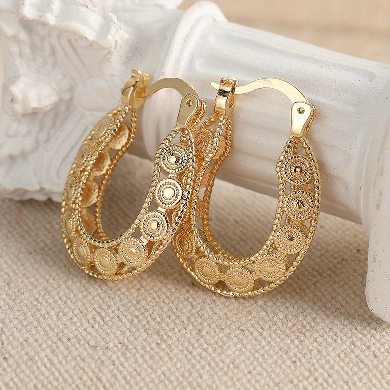 E-shop Vintage Elegante Geprägte Hohlgeschnittene Creolen, Exquisite Accessoires für Damen bei Festlichen Anlässen, Perfektes Geschenk