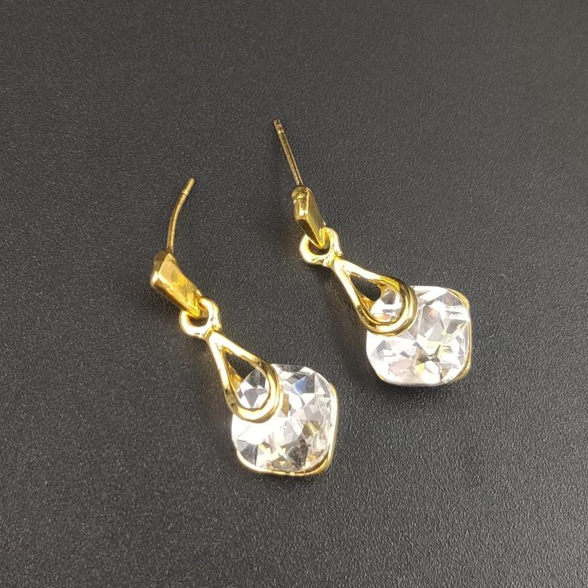 316 Stainless Steel Inlaid Synthetic Synthetic Zirconia Necklace and Earrings Jewelry Set, Elegant and Minimalist Design, Versatile Vintage-style Fashion Accessories, Suitable for Women, Couples, Streetwear, Daily Commutes, Weddings, Holidays, and