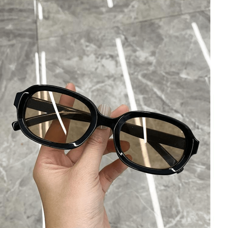 Stylish Vintage Eyewear for Both Men And Women, Perfect for Everyday Use