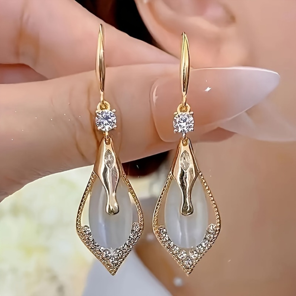 

2 Pairs Of Sparkling White Cat Eye Teardrop Shaped Purple Crystal Teardrop Shaped Earrings, Simple And Atmospheric Earrings, Fashionable And Elegant Alloy Jewelry Earrings