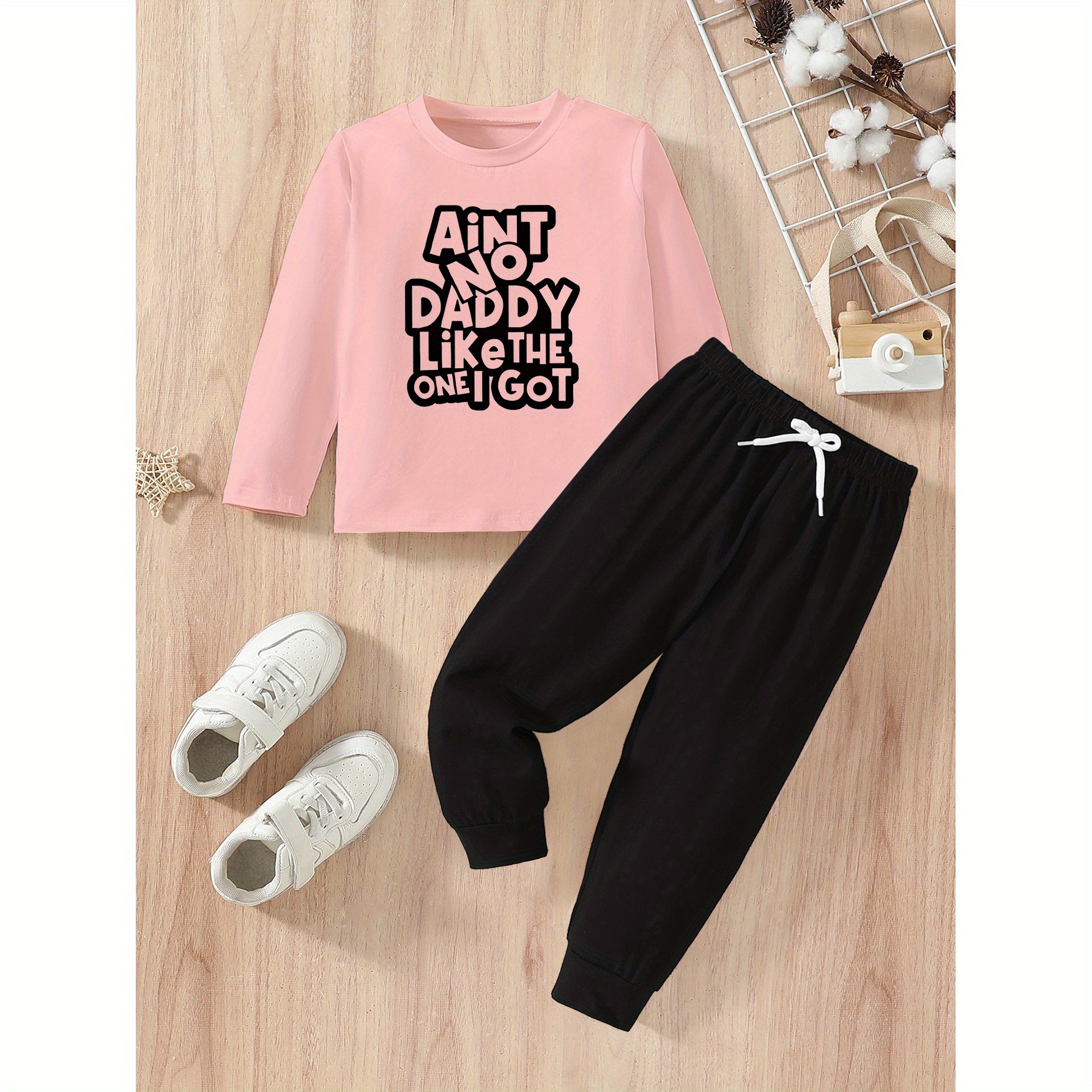 

Ain't No Daddy Like The 1 I Got Letter Print Round Neck Long Sleeves Sweatshirt & Pants Set For Girls, 2pcs Outfit, Cotton Spandex Blend, Spring/fall Wear