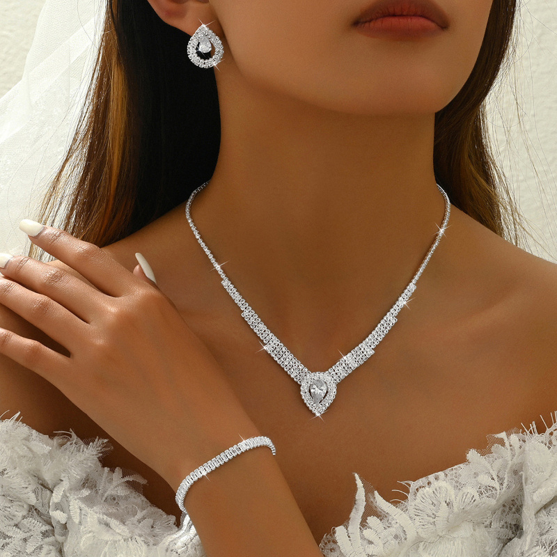 

3pcs Bride Necklace Jewelry Set Necklace Earrings Bracelet 3pcs Set Women's Wedding Banquet Accessories