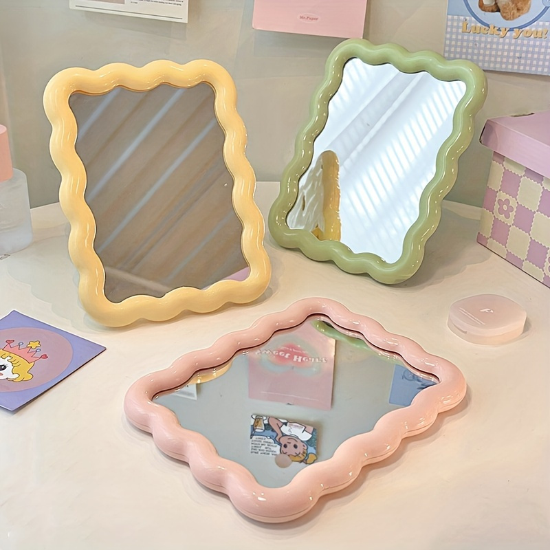 

1pc Wave-edged Compact Vanity Mirror — Travel-friendly, Adjustable Stand, Plastic Frame, Flower Theme, Non-slip Base, No Power Needed, Polished Finish, Suitable For Glass Surfaces