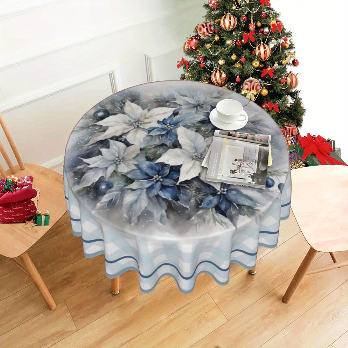 

1pc Christmas Blueberry & Plaid Pattern Round Polyester Tablecloth, Woven, Washable Fine Fiber Table Cover, Festive Party Decoration For Home & Kitchen Dining