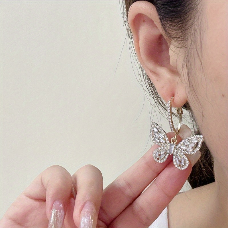 

1 Pair Of Alloy Sparkling Rhinestone Butterfly Hoop Earrings For Women, Jewelry Suitable For All , Gift For Girls And Women Without Gift Box