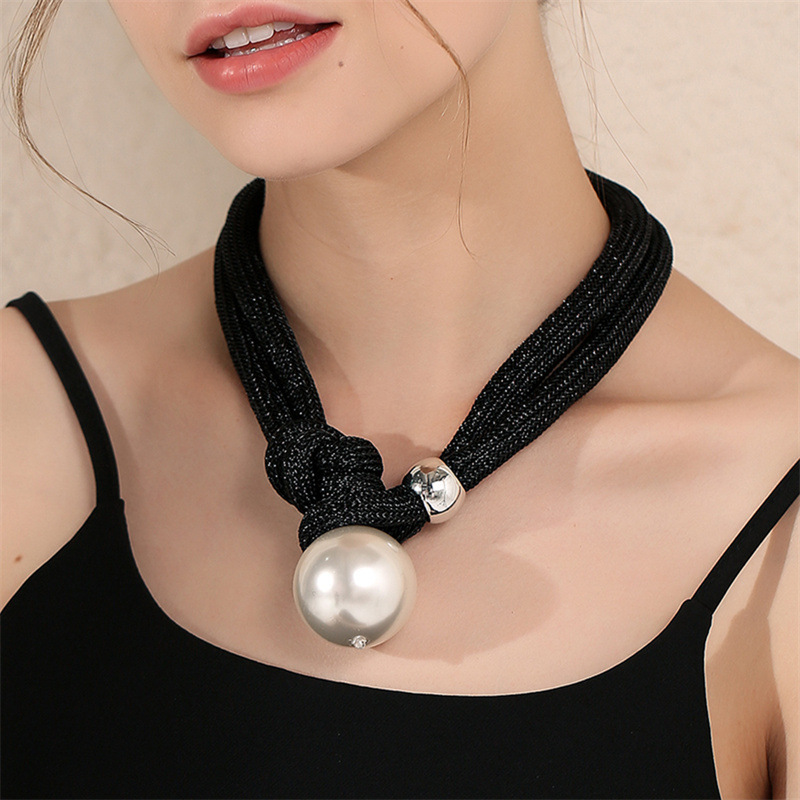 

Fashion Design Double-layer Stacked Choker Large Necklace Neck Chain For Women, New Sweater Chains In Autumn And Winter In Europe, America And Other Regions