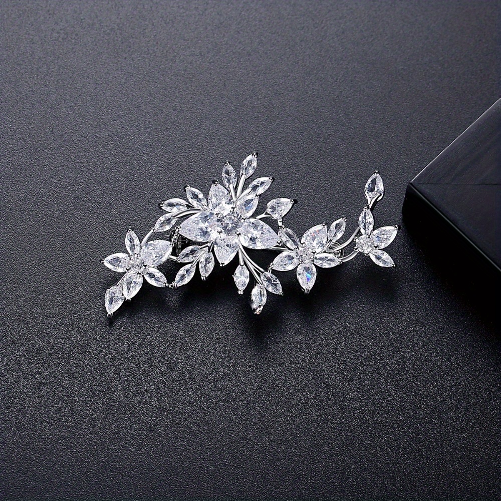 Elegant Haute Chic Brooch Sparkling Zirconia