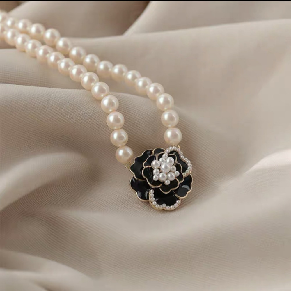 

Elegant Vintage Faux Pearl Necklace - Perfect Gift For Her, Ideal For Parties & Holidays