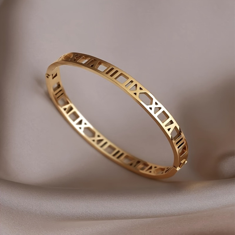 

A Delicate Stainless Steel Bracelet With Roman Numerals, Hollow Design Bangle, Suitable For Parties And , Perfect For Gifting, Birthday Jewelry