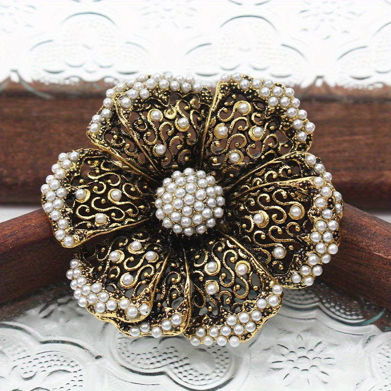 vintage pearl embellished   flower brooch elegant   cut out design irregular shaped   pin accessory details 0