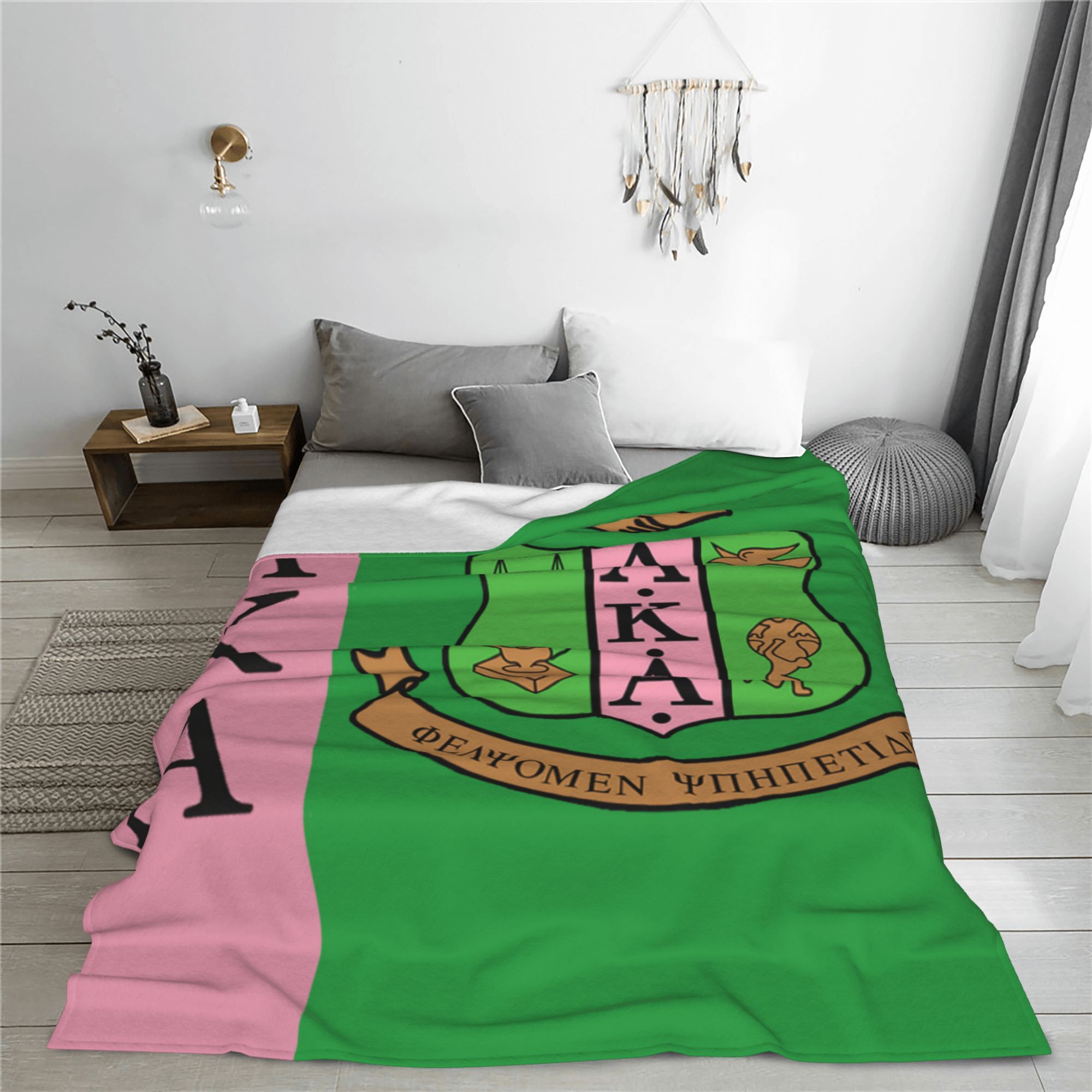 

[] Cozy 1918 Women's Auxiliary Themed Flannel Throw Blanket - Soft, Comfortable, With Emblem Design - Ideal Nap And Gift Blanket