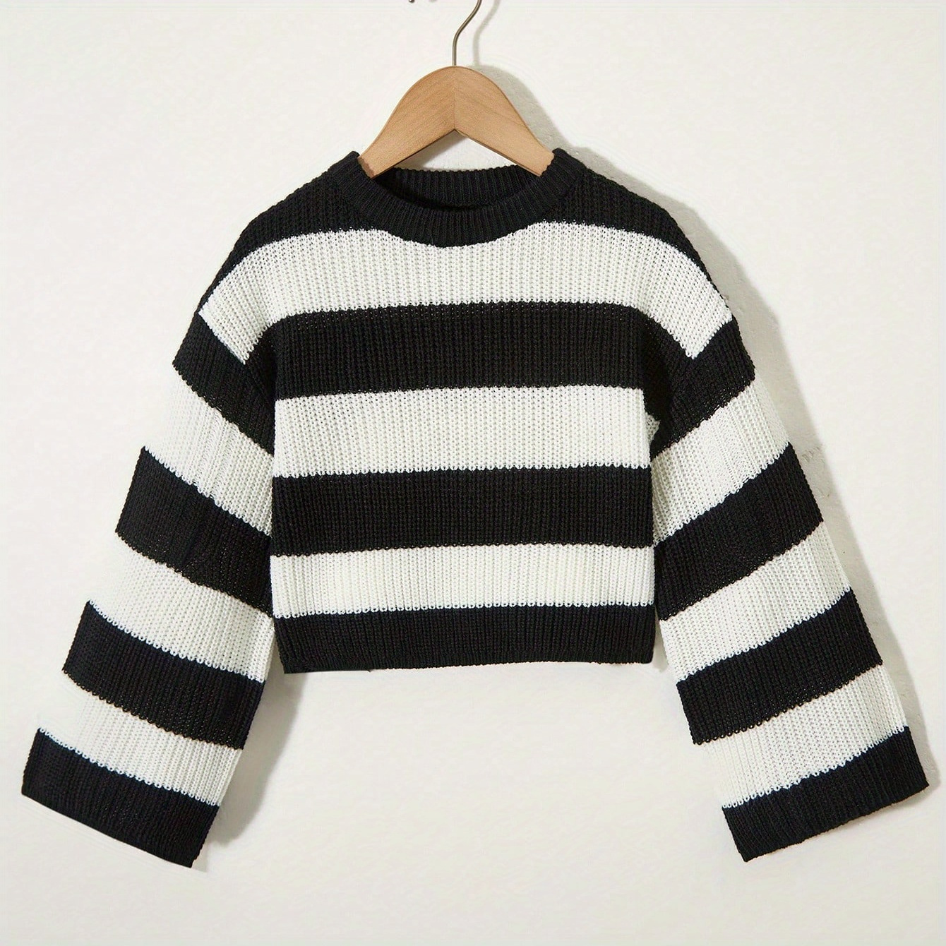 

Tween Girl Street Style Casual Simple Color Blocking Striped Round Neck Sweater