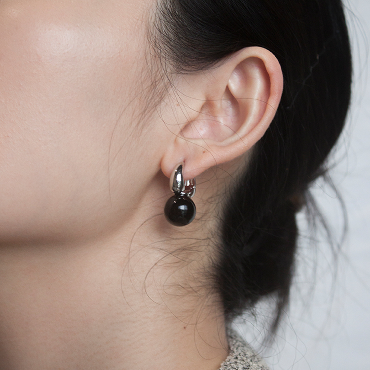 

[customer ] Elegant Black Agate Hoop Earrings - Chic French-, Casual Attire & Gifting