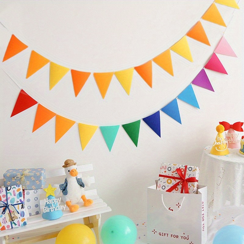 

Ensemble de 12 Bannières en Feutre Vibrantes avec Drapeaux - pour les Décorations d'Anniversaire, Halloween, Thanksgiving et Noël