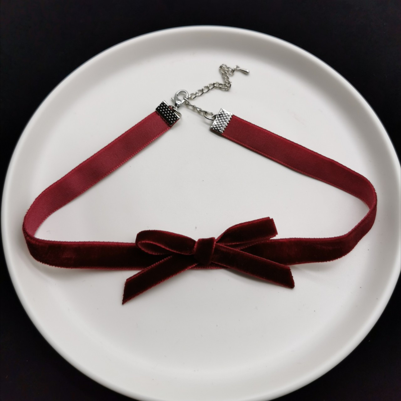 TEMU Un collier choker vintage de nœud, collier en velours noir et rouge, bijoux de fête pour femmes