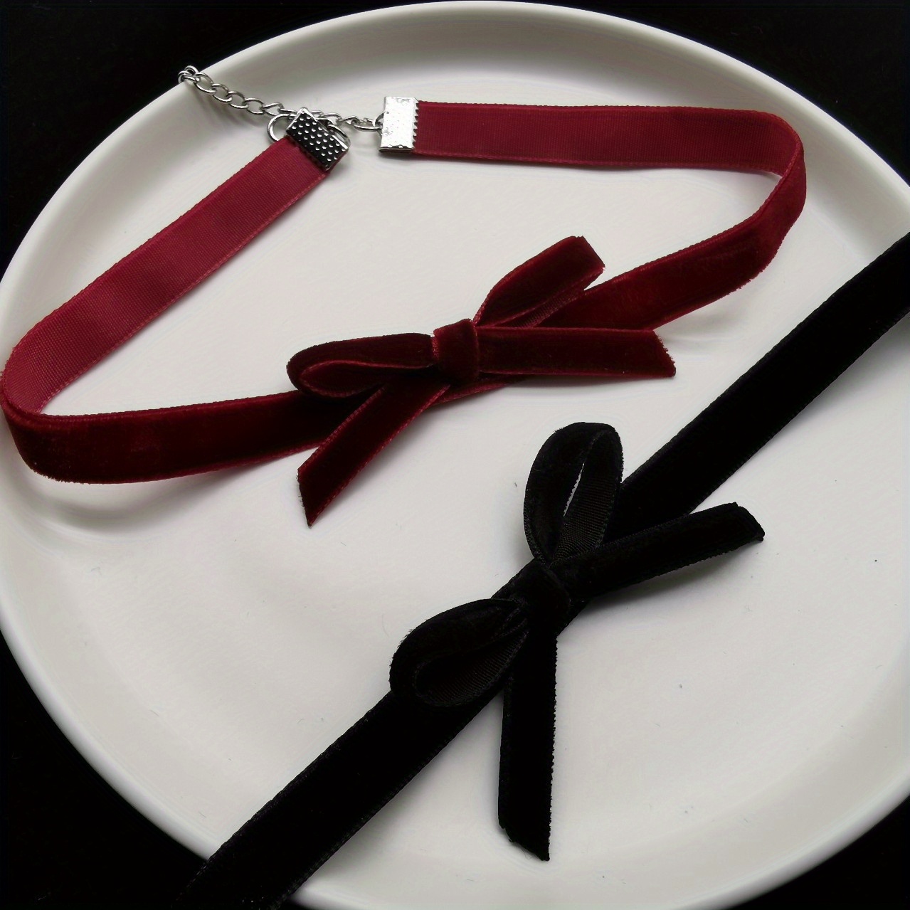 

Vintage Bow Choker Necklace: Black And Red Velvet Party Accessories For Women - Perfect For Everyday And Festive Occasions