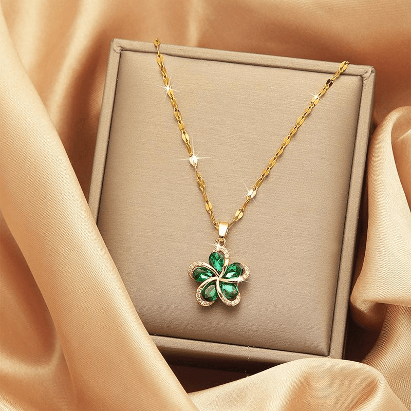 

18k Golden Plated Vintage Clover Pendant Necklace With Synthetic Gemstones, Classic Copper Floral Charm, Daily Wear Jewelry For All Seasons