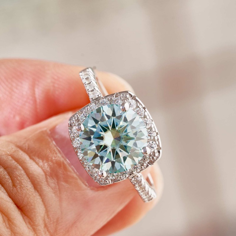 Women's 0.5/1/2 Carat Light Blue Moissanite Ring
