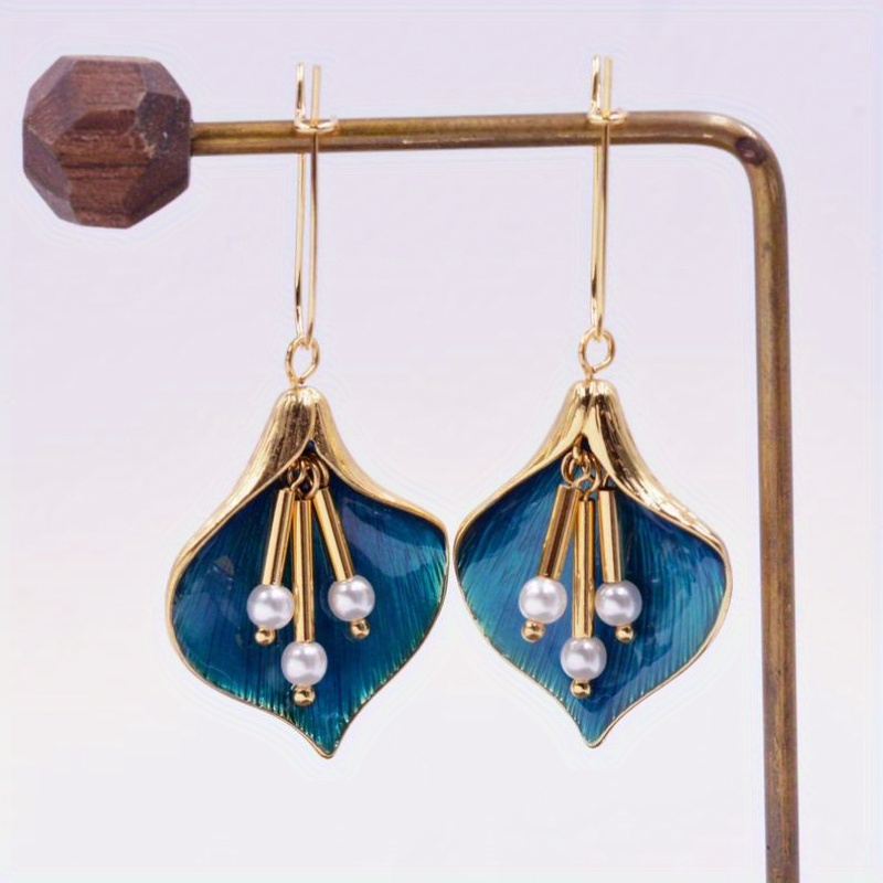 

1 Pair Of New Retro Ethnic Style Drip Oil Flower Earrings With Pearl Tassel Earrings