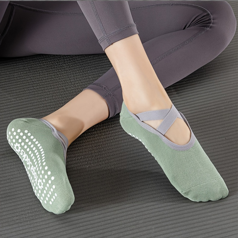 1 Pair Of Casual Socks, Women's Short Socks, Silicone Anti-slip Dance Socks, Random Indoor Socks