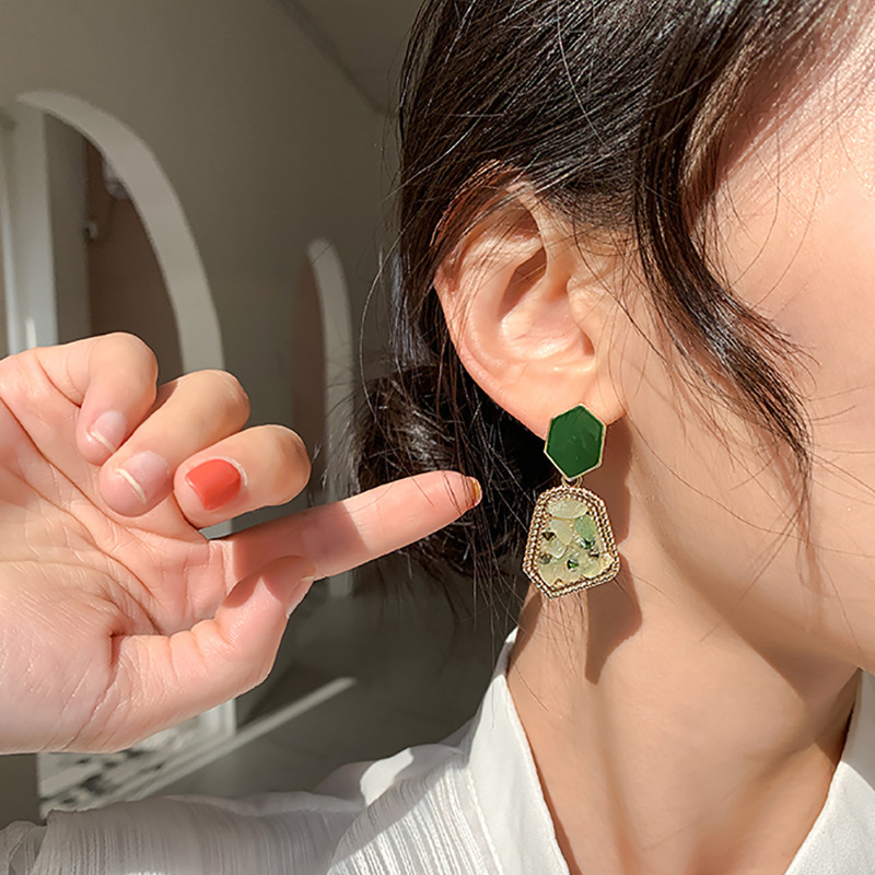 

1 Pair Of Elegant Green Geometric Earrings Inlaying Synthetic Stone, Gift For Women And Girls, Party Banquet Dating Jewelry