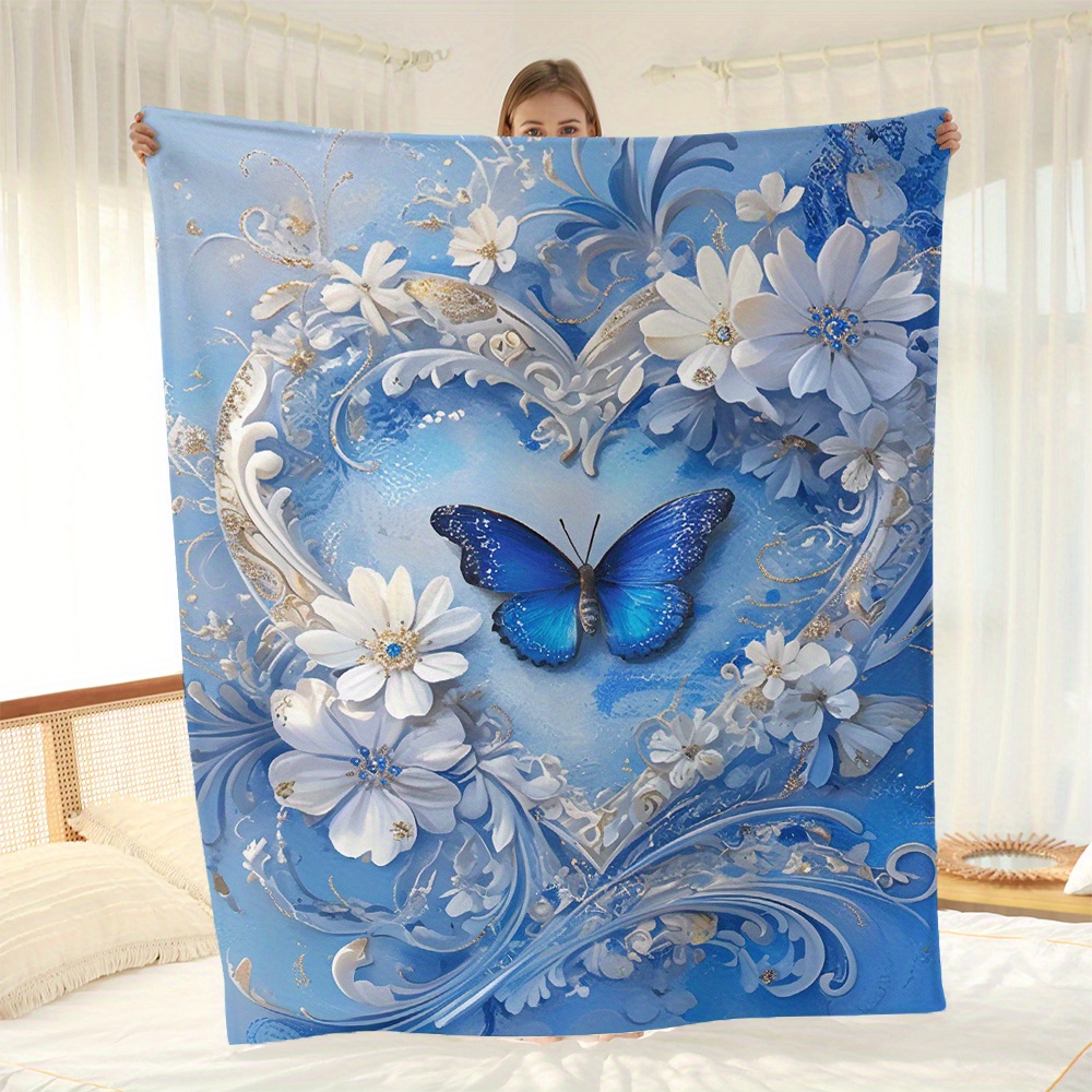 

Heart-shaped Floral And Flannel Blanket, Double-sided Velvet Throw For Sofa, Air Conditioning, And Nap - Machine Washable, Polyester