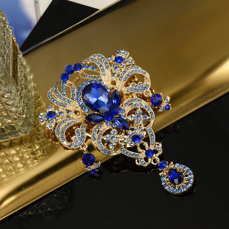 Image of Sparkling Flower Brooch For Women - Fashion Accessory For Scarves, Shawls & Clothing - , Style
