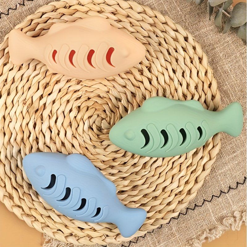 

1pc Silicone Fish-shaped Pet Chew Toy For Cats And Dogs, Interactive Treat Dispenser, Double-sided, Dental Health, Non-battery Teething Toy For Small Pets