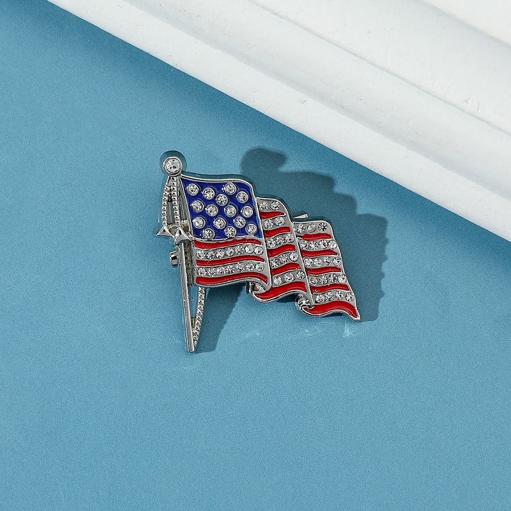 

3pcs Enamel Crystal Waving Usa American Flag Patriotic Corsage Brooch Pin For Clothes Scarf Bag Hat