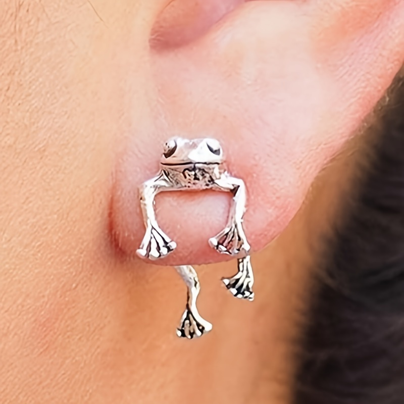 vintage frog earrings set exquisite animal shaped studs with intricate details fashionable holiday accessories for women classic jewelry gift idea
