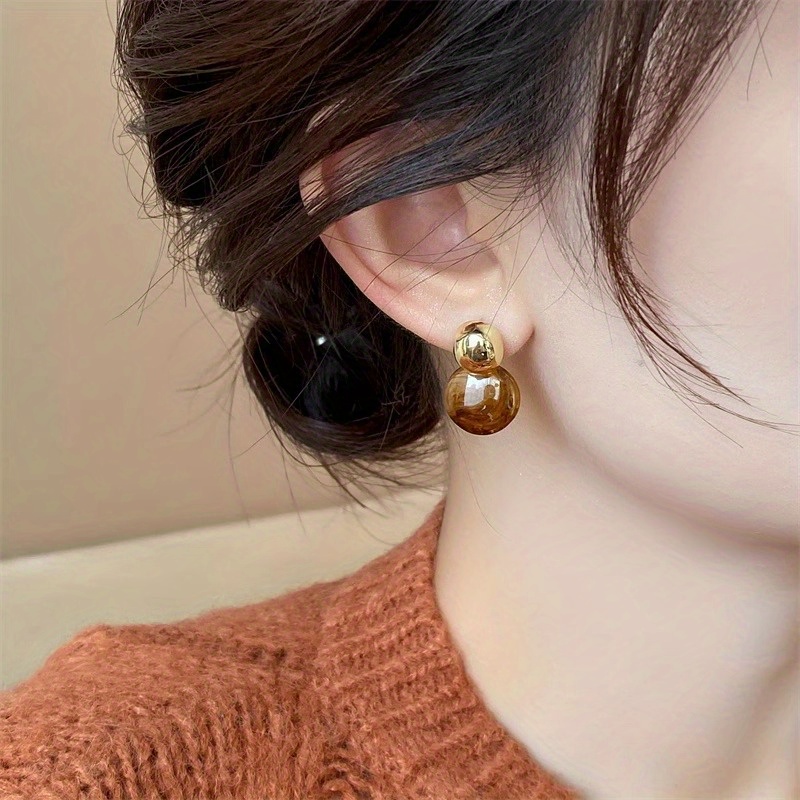 

1 Pair Of New Autumn And Winter Maillard Retro Coffee Color Round Studs Niche Design Temperament Earrings Fashion Earrings